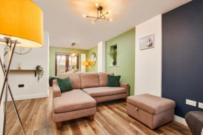 Lovely 3BR House - Free Parking - Long Stays Welcome!